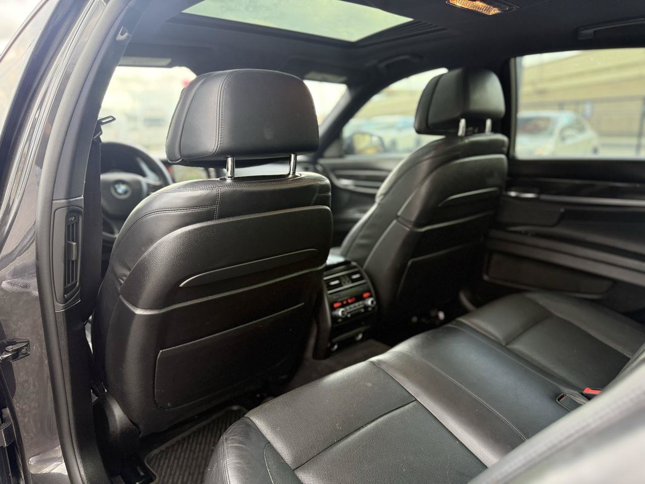 Used 2015 BMW 740i RWD image 37