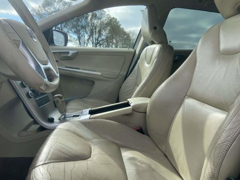 Used 2011 Volvo XC60 3.2 R-Design image 16