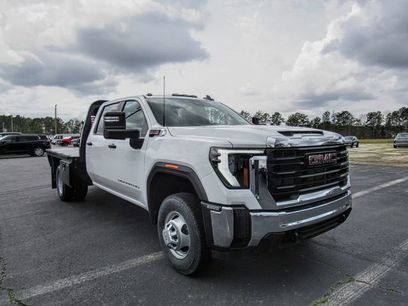 New 2025 GMC Sierra 3500 Pro w/ Convenience Package