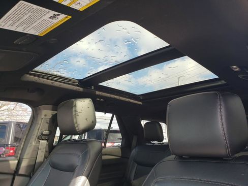 Used 2020 Ford Explorer Limited w/ Class III Trailer Tow Package image 32