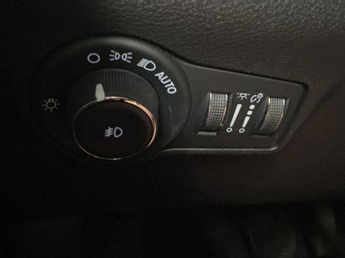 Used 2022 Jeep Compass Limited w/ Sun and Sound Group AWD/4WD image 27