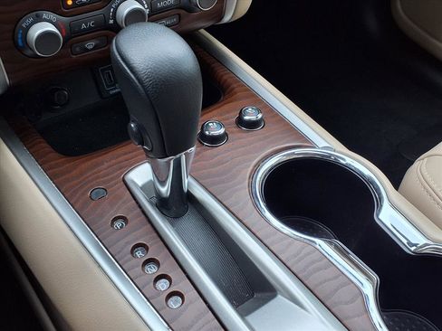 Used 2018 Nissan Pathfinder Platinum image 12