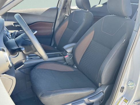 Used 2023 Nissan Kicks SR FWD image 28