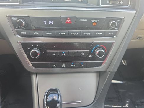 Used 2016 Hyundai Sonata SE FWD image 22