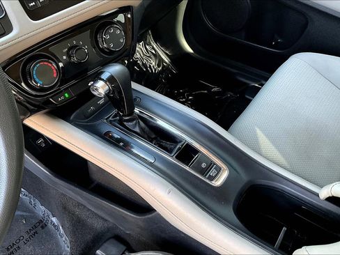 Used 2022 Honda HR-V LX image 14