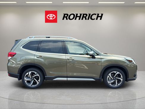 Used 2024 Subaru Forester Touring AWD/4WD image 5