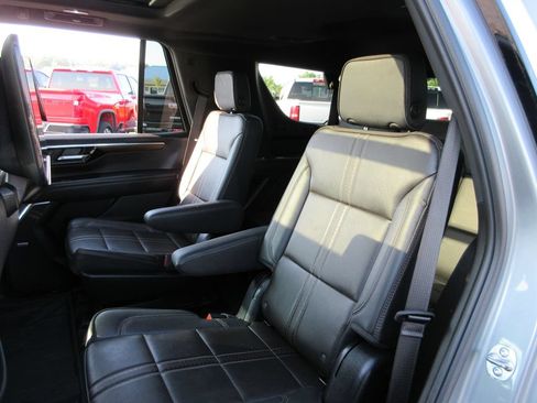Certified 2025 Chevrolet Tahoe High Country AWD/4WD image 26