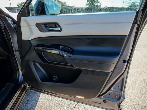 Used 2022 Nissan Pathfinder SV FWD image 17