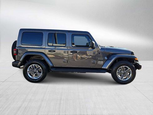Used 2022 Jeep Wrangler Unlimited Sahara w/ LED Lighting Group image 9