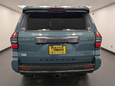 Used 2025 Toyota 4Runner TRD Off-Road Premium image 5