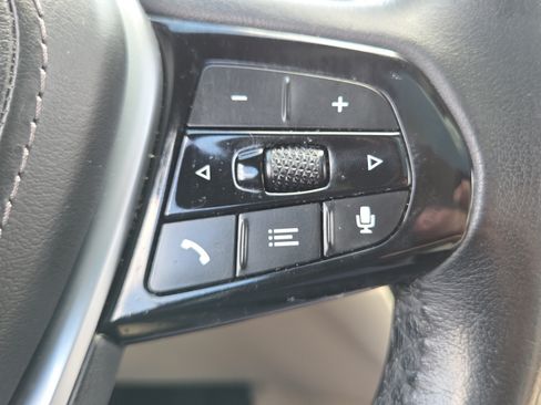 Used 2020 BMW 530i w/ Convenience Package RWD image 24