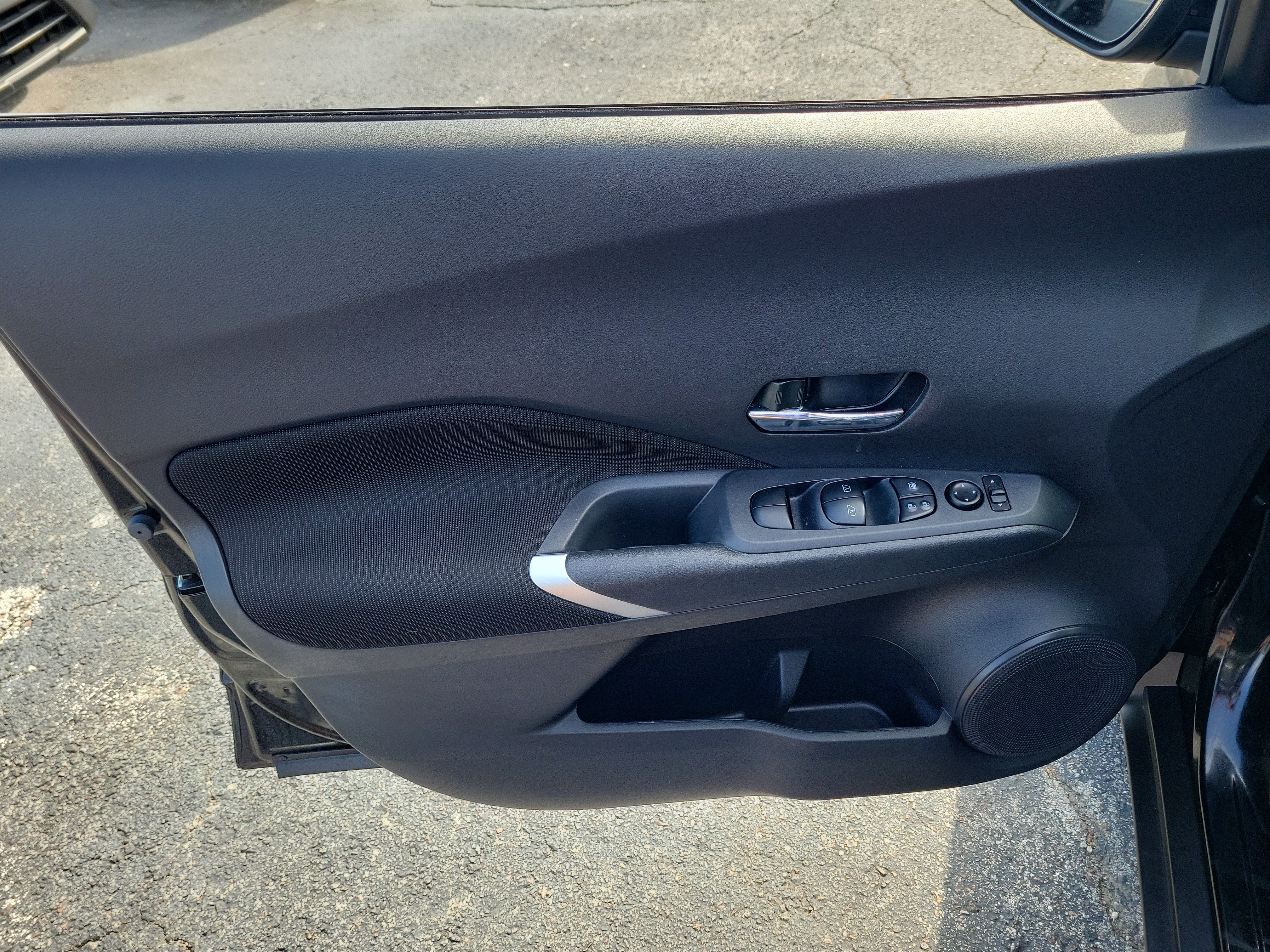 Certified 2024 Nissan Kicks SV FWD image 10