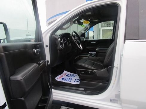 Used 2023 GMC Sierra 3500 SLT w/ SLT Premium Package image 17