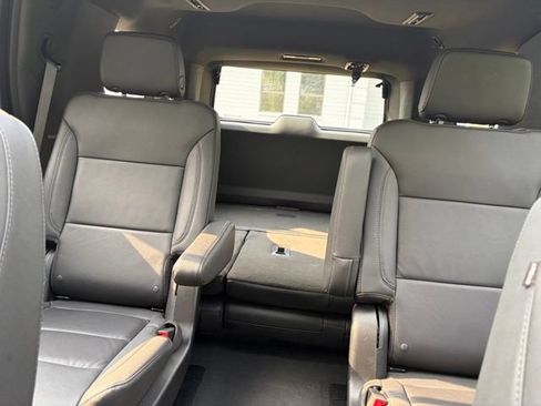 Used 2024 Chevrolet Tahoe Z71 w/ Luxury Package AWD/4WD image 19