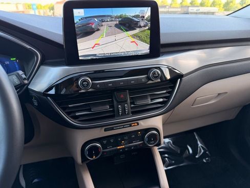 Used 2022 Ford Escape Titanium AWD/4WD image 20