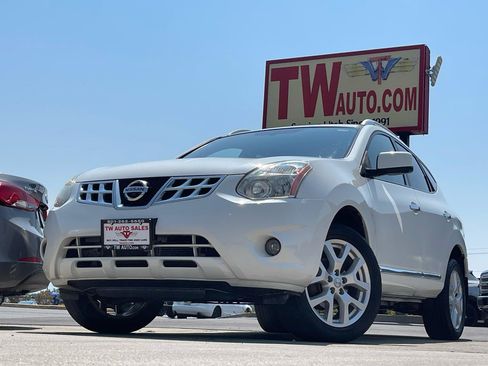 Used 2013 Nissan Rogue SL AWD/4WD image 1