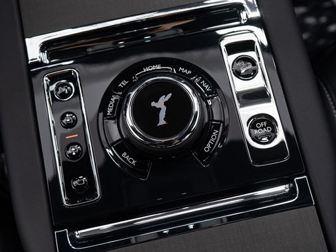 Used 2026 Rolls-Royce Cullinan AWD/4WD image 40