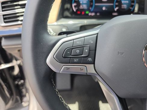 Used 2024 Volkswagen Atlas SE FWD image 40
