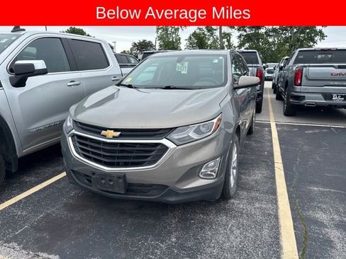 Used 2018 Chevrolet Equinox LT FWD image 2