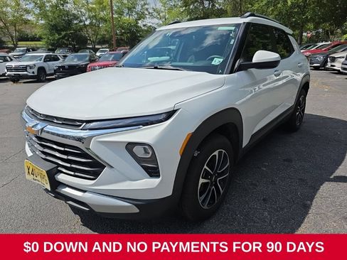 Used 2025 Chevrolet TrailBlazer LT AWD/4WD image 1