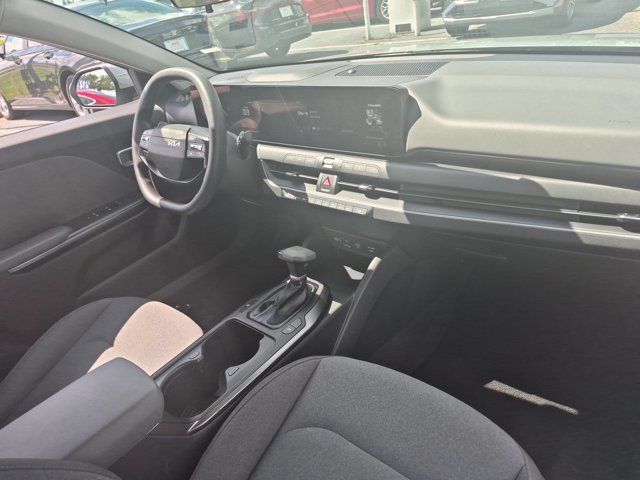 Used 2025 Kia K4 FWD image 31