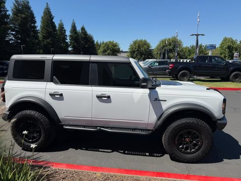 Used 2023 Ford Bronco Wildtrak AWD/4WD image 5
