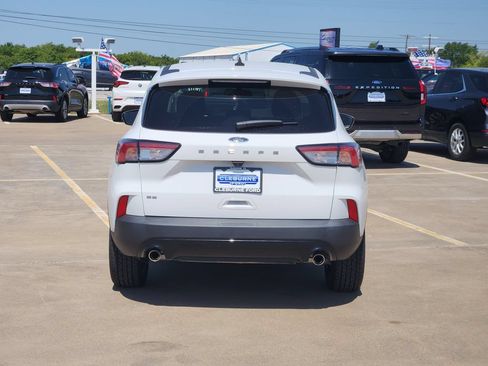 Used 2022 Ford Escape SE w/ SE Sport Appearance Package FWD image 6