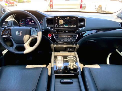 Used 2022 Honda Pilot Elite image 16