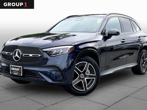 Used 2024 Mercedes-Benz GLC 300 4MATIC image 1
