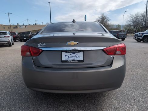 Used 2017 Chevrolet Impala LT FWD image 7