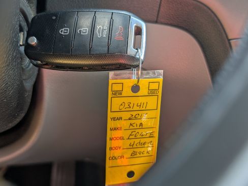Used 2017 Kia Forte LX image 22