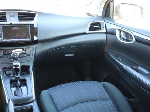 Used 2019 Nissan Sentra SV FWD image 14