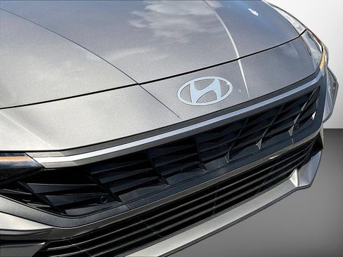 Certified 2024 Hyundai Elantra SEL FWD image 29