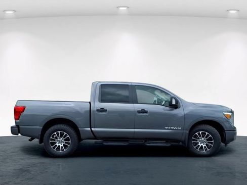 Used 2023 Nissan Titan SV w/ SV Convenience Package AWD/4WD image 7