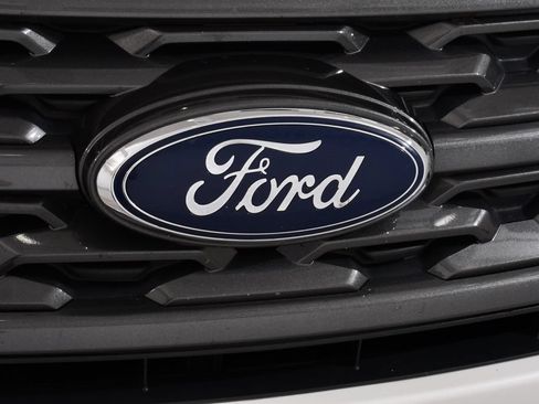 Used 2019 Ford Explorer XLT w/ Equipment Group 202A AWD/4WD image 22