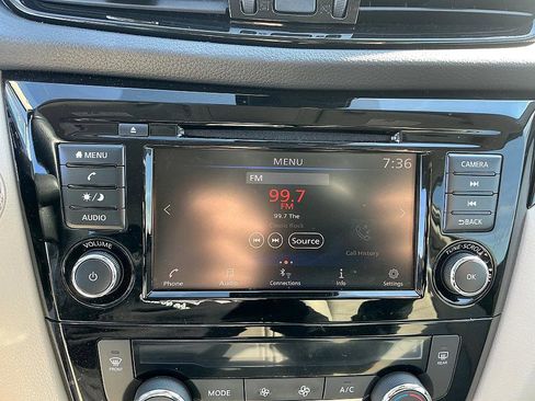 Certified 2022 Nissan Rogue Sport SV image 14