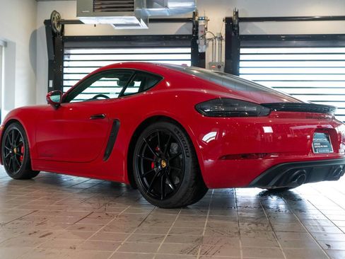 Certified 2025 Porsche 718 Cayman GT4 RS RWD image 3