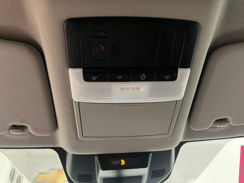 Used 2024 Nissan Rogue SV image 36