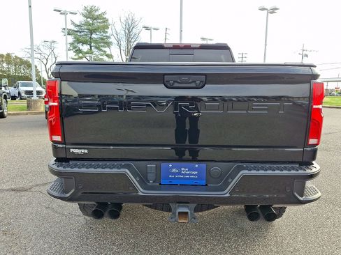 Used 2024 Chevrolet Silverado 2500 ZR2 w/ Snow Plow Prep/Camper Package image 9