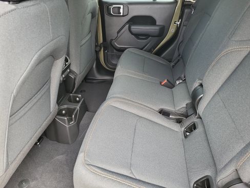 New 2025 Jeep Gladiator Sport image 17