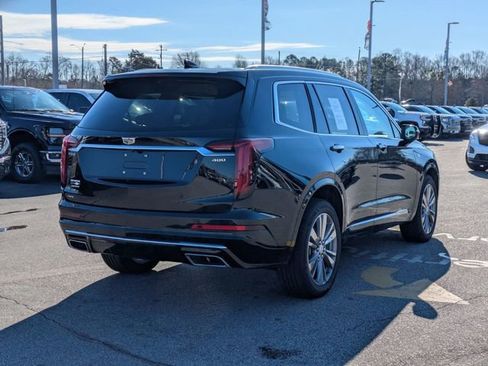Used 2025 Cadillac XT6 Premium Luxury image 3