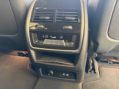 Used 2026 BMW X7 M60i AWD/4WD image 31