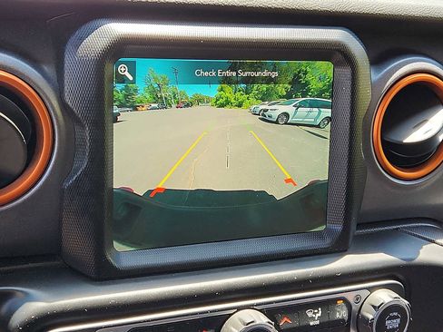 Used 2021 Jeep Gladiator Mojave AWD/4WD image 17