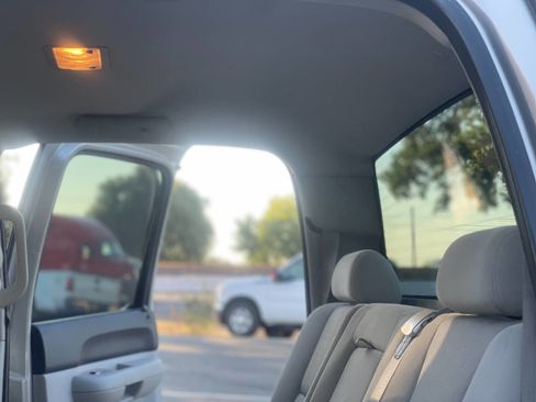 Used 2007 Chevrolet Silverado 2500 LT w/ 2LT Audio Package image 18