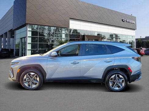 Certified 2025 Hyundai Tucson SEL image 3