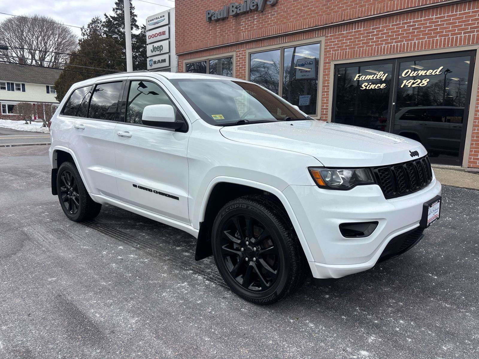 Used 2022 Jeep Grand Cherokee Laredo X AWD/4WD image 26