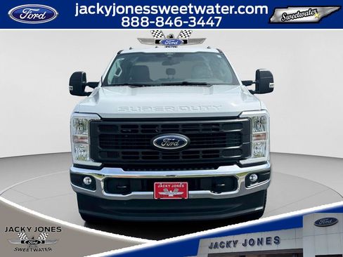 New 2026 Ford F250 XL w/ XL Chrome Package AWD/4WD image 8