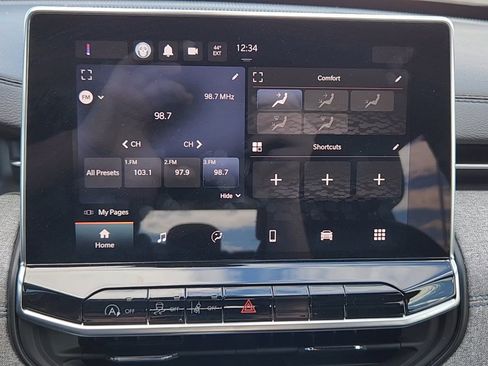 Used 2023 Jeep Compass Latitude image 14