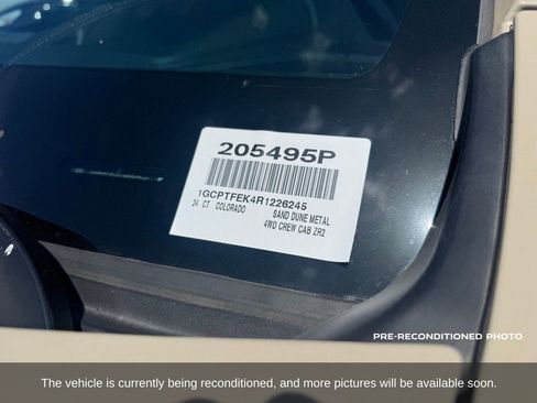 Used 2024 Chevrolet Colorado ZR2 w/ Technology Package AWD/4WD image 19
