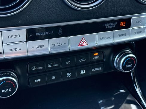 Used 2020 Kia Stinger GT-Line image 17